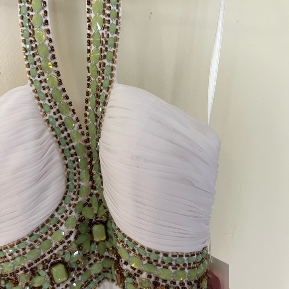NWT FORMAL HALTER DRESS - Picture 4 of 10
